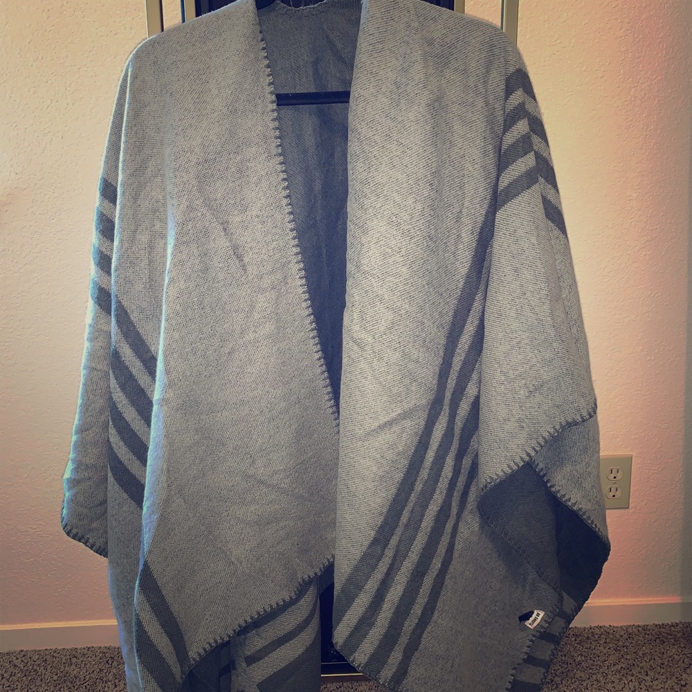 Grey shall/cape/ 2 sided